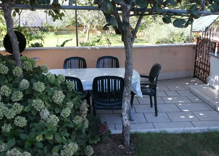 100m2, Full Opremljen, Privatni Parking. Appartamento *